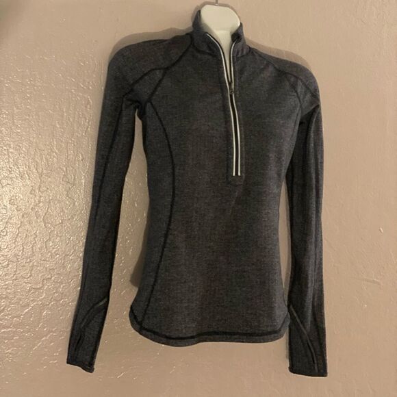 Lululemon Women’s Quarter Zip Black and Gray Sz S - Picture 2 of 4